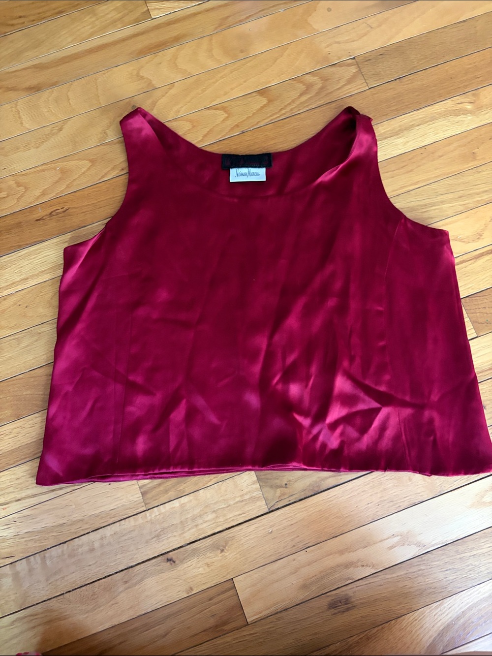 Vintage Peggy Jennings Niemen Marcus Silky Wine Red Sleeveless Women's Tank Top